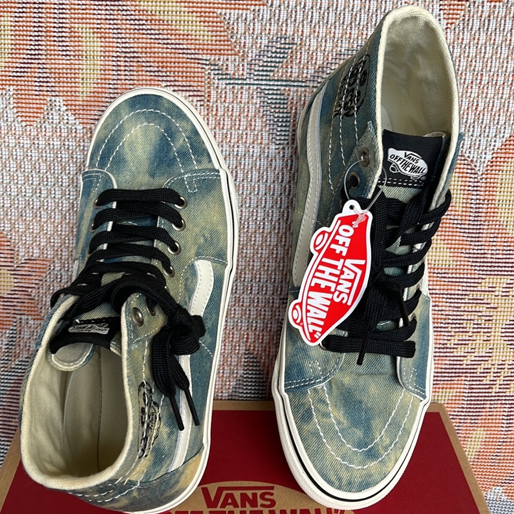 Vans Men’s Sk8-Hi Tapered
Denim Embroidery Olive/White
VN0A5KRUY33
Sneakers - Picture 13 of 16